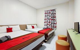 Reddoorz Near Taman Safari 3